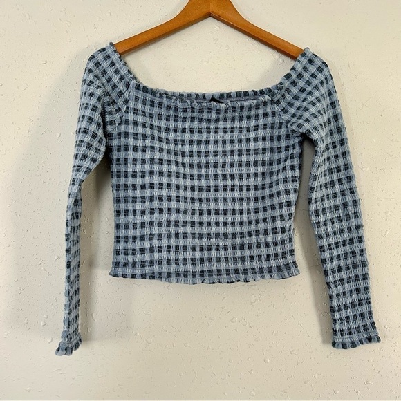 🦋 Wild Fable Blue Checkered Off the Shoulder Long Sleeve Crop Top Medium - Picture 2 of 7